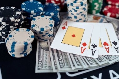 Gaple Online tile hand and game board on kingsports99 interface